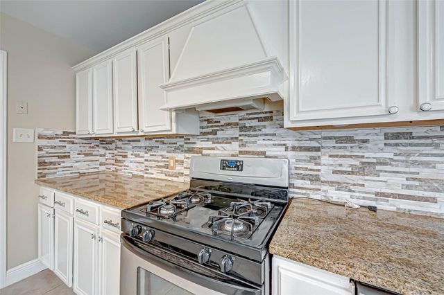 9349 Rosstown Way, Houston, TX 77080
