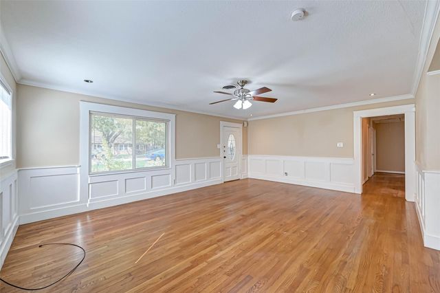 9349 Rosstown Way, Houston, TX 77080