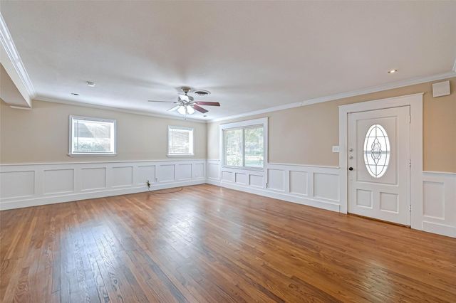 9349 Rosstown Way, Houston, TX 77080