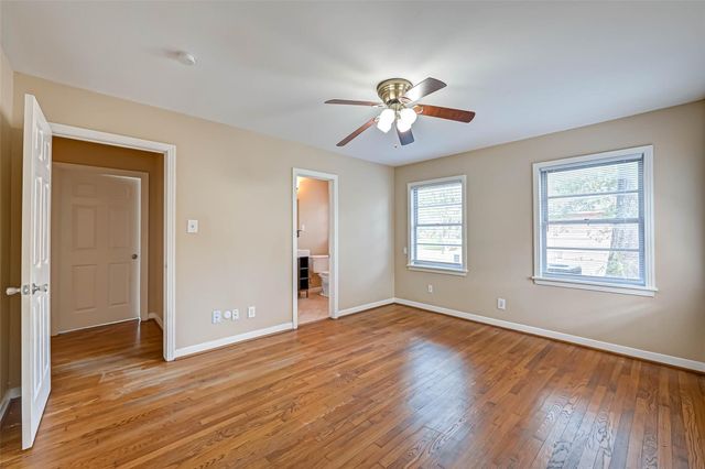 9349 Rosstown Way, Houston, TX 77080