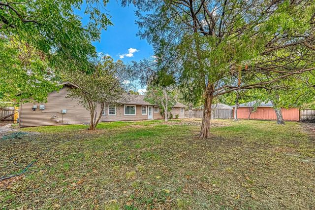 9349 Rosstown Way, Houston, TX 77080