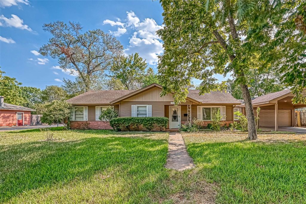 9349 Rosstown Way, Houston, TX 77080