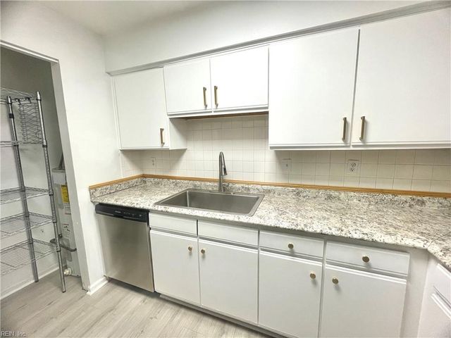 835 Little Bay Ave Apt D, Norfolk, VA 23503