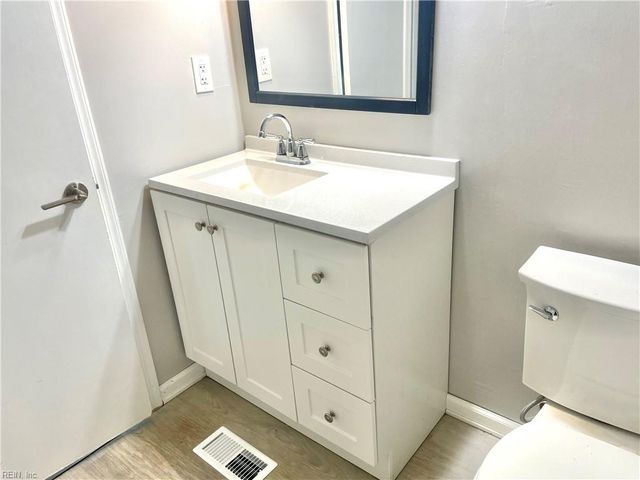 835 Little Bay Ave Apt D, Norfolk, VA 23503