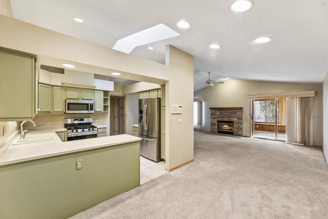 N81W13139 Country Terrace LANE, Menomonee Falls, WI 53051