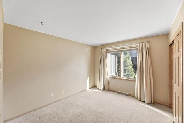 N81W13139 Country Terrace LANE, Menomonee Falls, WI 53051