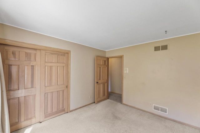 N81W13139 Country Terrace LANE, Menomonee Falls, WI 53051