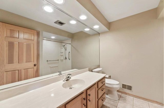 N81W13139 Country Terrace LANE, Menomonee Falls, WI 53051