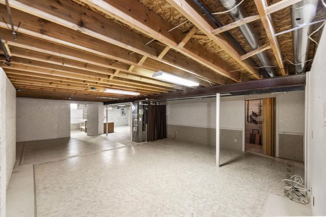 N81W13139 Country Terrace LANE, Menomonee Falls, WI 53051