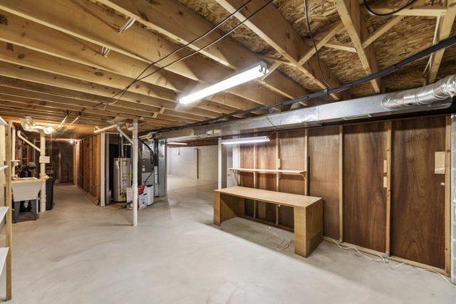 N81W13139 Country Terrace LANE, Menomonee Falls, WI 53051