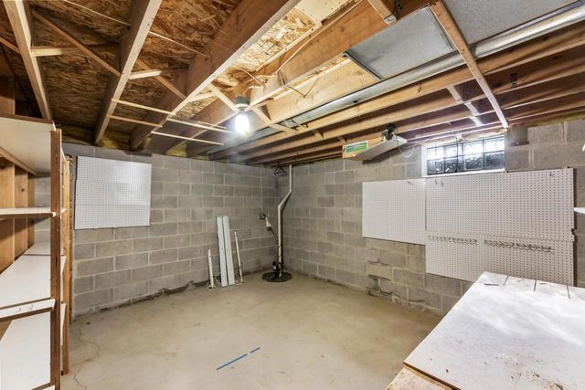 N81W13139 Country Terrace LANE, Menomonee Falls, WI 53051