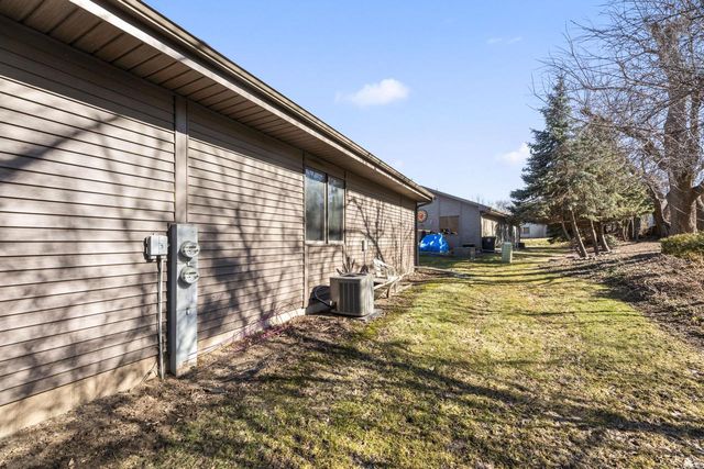 N81W13139 Country Terrace LANE, Menomonee Falls, WI 53051