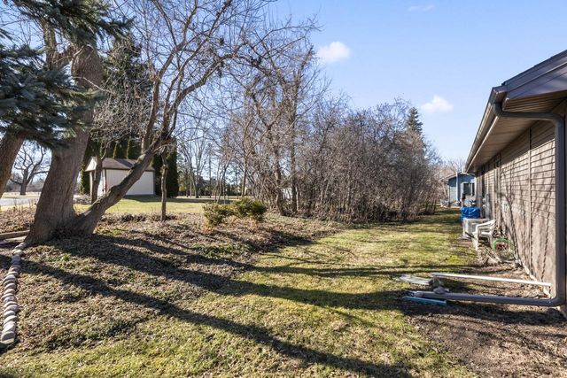 N81W13139 Country Terrace LANE, Menomonee Falls, WI 53051