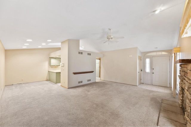 N81W13139 Country Terrace LANE, Menomonee Falls, WI 53051