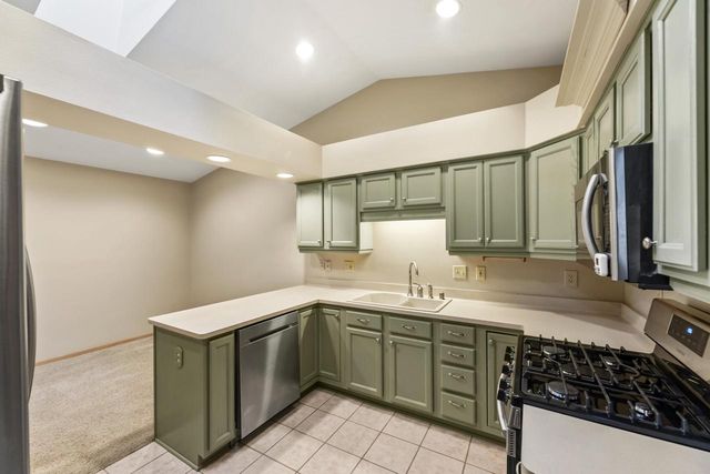 N81W13139 Country Terrace LANE, Menomonee Falls, WI 53051