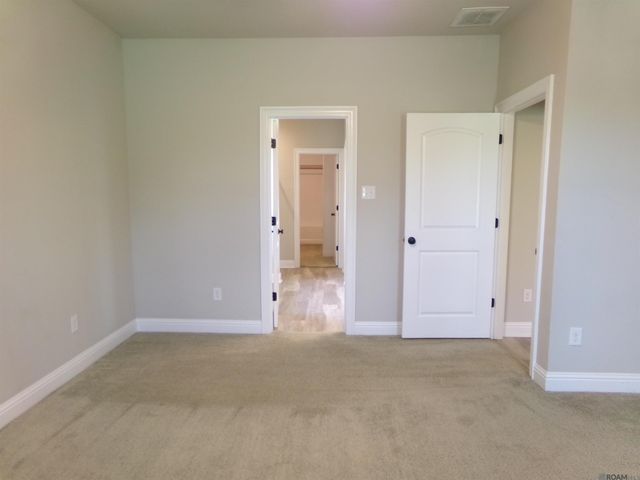 23091 Antler Lake Dr, Denham Springs, LA 70726