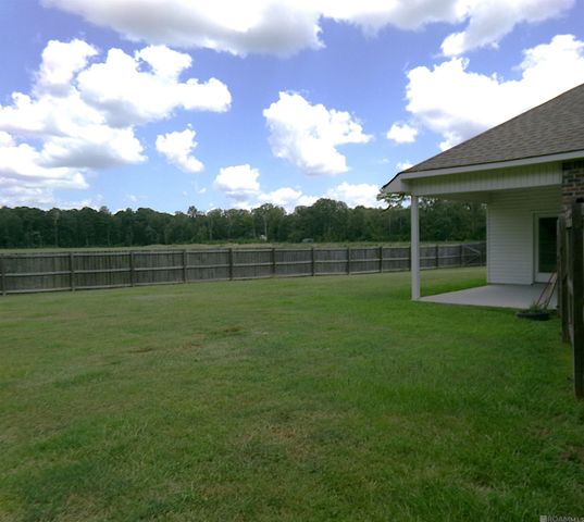23091 Antler Lake Dr, Denham Springs, LA 70726