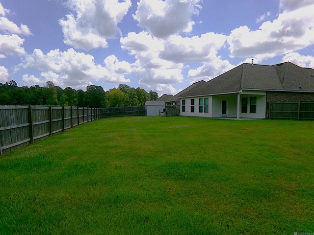 23091 Antler Lake Dr, Denham Springs, LA 70726