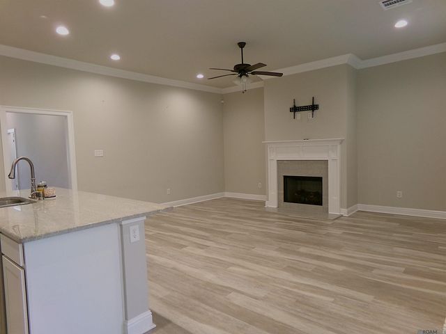23091 Antler Lake Dr, Denham Springs, LA 70726