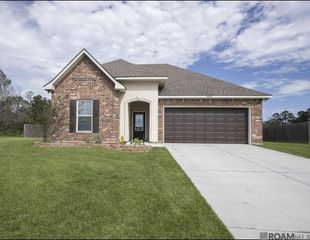 23091 Antler Lake Dr, Denham Springs, LA 70726