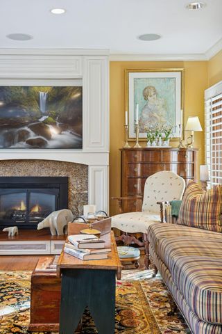 8725 Sandro Road, Bloomington, MN 55438