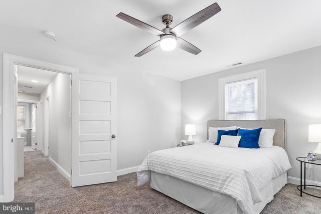 37 BISHOP HOLLOW RD, Newtown Square, PA 19073