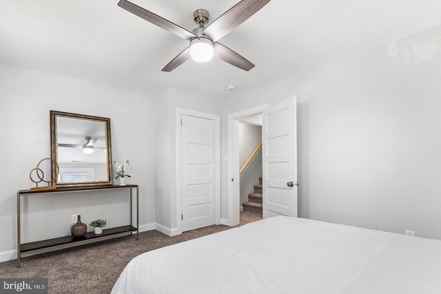 37 BISHOP HOLLOW RD, Newtown Square, PA 19073