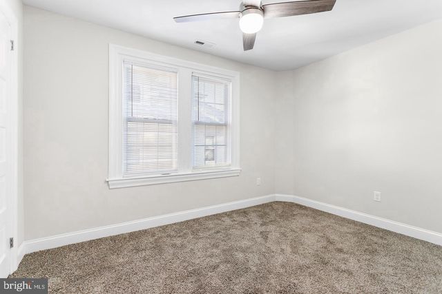 37 BISHOP HOLLOW RD, Newtown Square, PA 19073