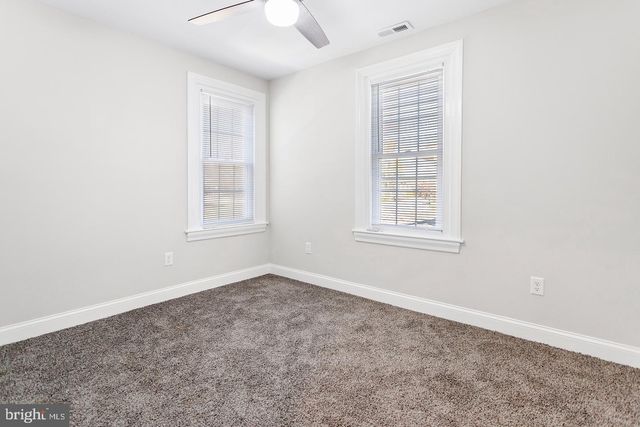 37 BISHOP HOLLOW RD, Newtown Square, PA 19073