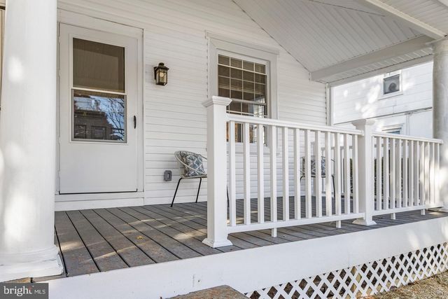 37 BISHOP HOLLOW RD, Newtown Square, PA 19073