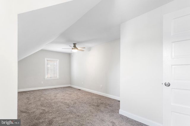 37 BISHOP HOLLOW RD, Newtown Square, PA 19073