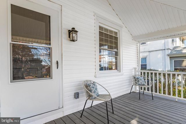 37 BISHOP HOLLOW RD, Newtown Square, PA 19073