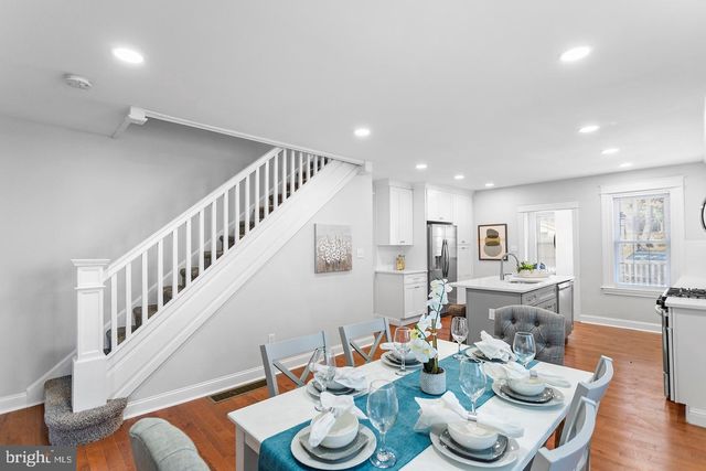 37 BISHOP HOLLOW RD, Newtown Square, PA 19073