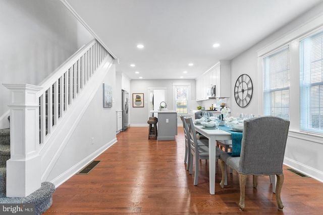 37 BISHOP HOLLOW RD, Newtown Square, PA 19073