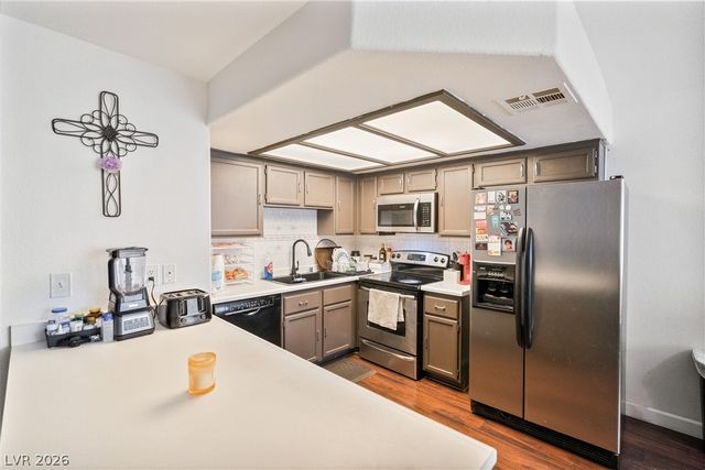 8410 Eldora Avenue 2011, Las Vegas, NV 89117