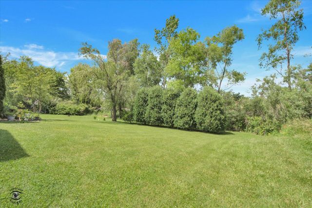 2454 E 68th Avenue, Merrillville, IN 46410