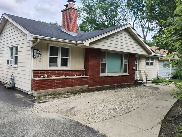 234 N Butterfield Road, Libertyville, IL 60048
