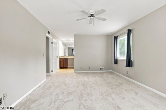 50 WE Lindsley Road 21, Cedar Grove Twp., NJ 07009