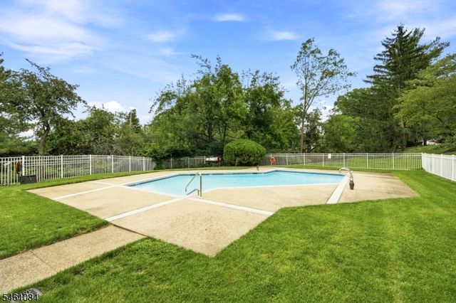 50 WE Lindsley Road 21, Cedar Grove Twp., NJ 07009