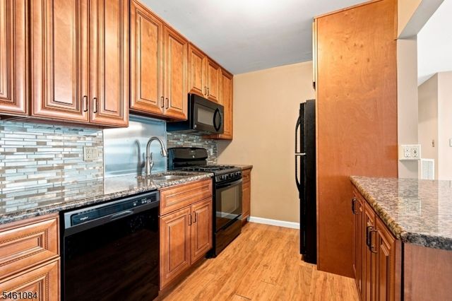 50 WE Lindsley Road 21, Cedar Grove Twp., NJ 07009