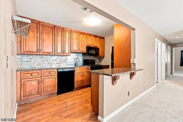 50 WE Lindsley Road 21, Cedar Grove Twp., NJ 07009