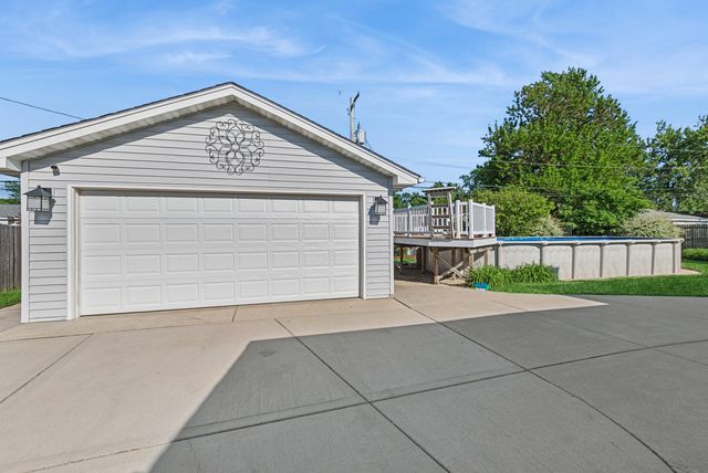 16743 S Odell Avenue S, Tinley Park, IL 60477