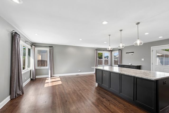 16743 S Odell Avenue S, Tinley Park, IL 60477