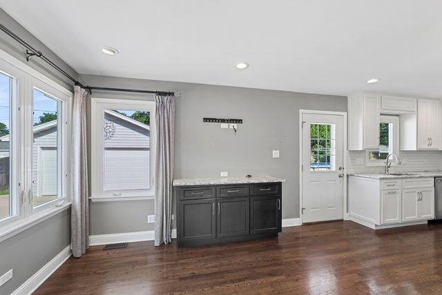 16743 S Odell Avenue S, Tinley Park, IL 60477