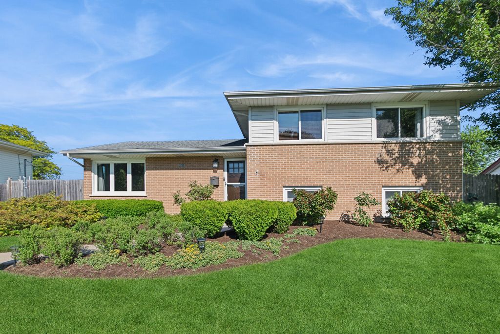 16743 S Odell Avenue S, Tinley Park, IL 60477