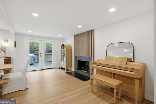 120 Hillside Lane, Roswell, GA 30076