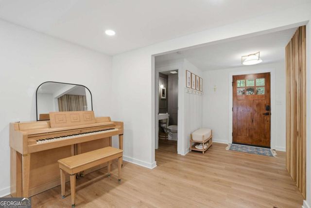 120 Hillside Lane, Roswell, GA 30076