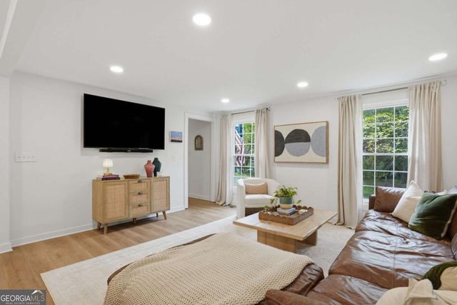 120 Hillside Lane, Roswell, GA 30076