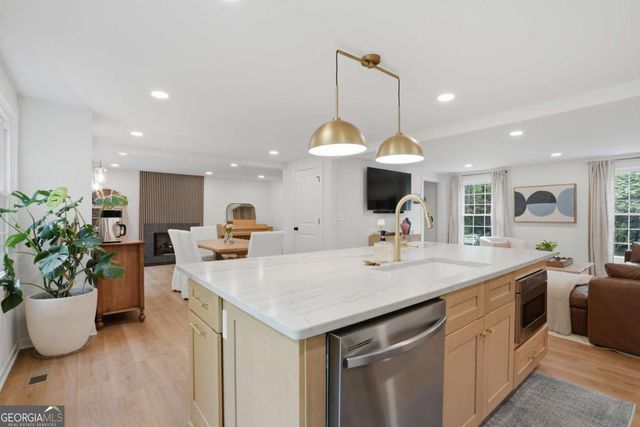 120 Hillside Lane, Roswell, GA 30076