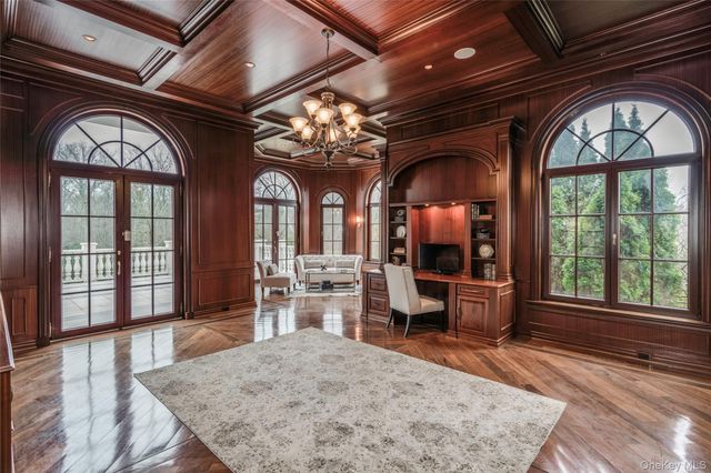 4 Valentines Farm Court, Old Brookville, NY 11545